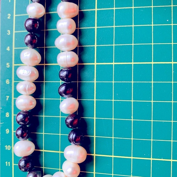 B/W authentic pearl set - Picture 3 of 5